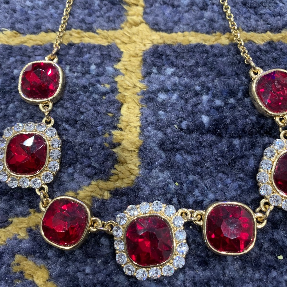 Goldtone Necklace 9 1/4” L w/ 7 Large Red Faceted Stones & Clear Rhinestones